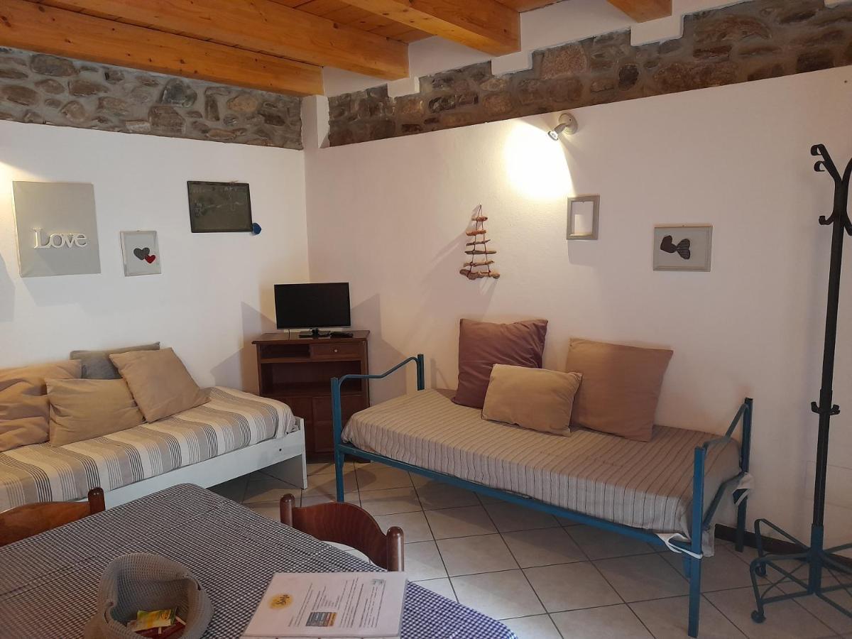 A Casa Di Sole Apartment Brovello-Carpugnino Bagian luar foto