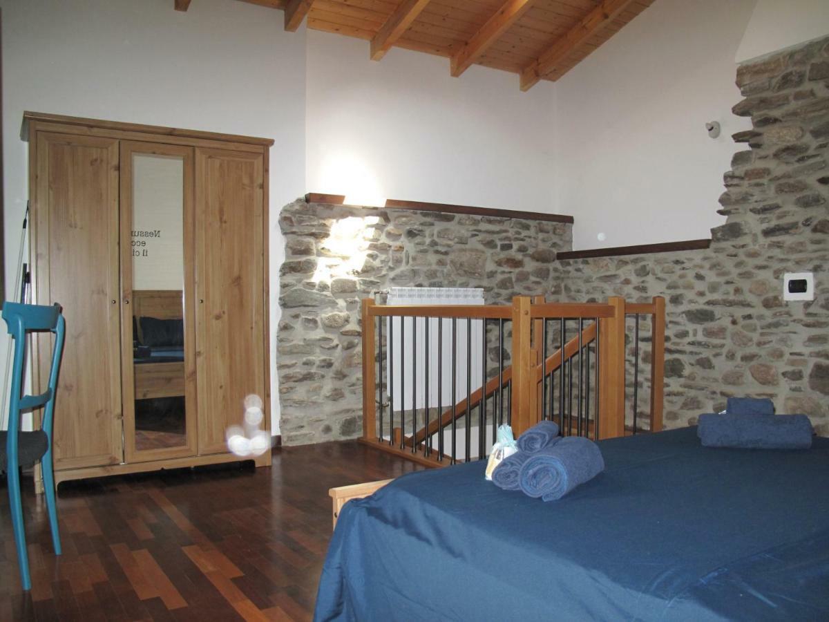 A Casa Di Sole Apartment Brovello-Carpugnino Bagian luar foto