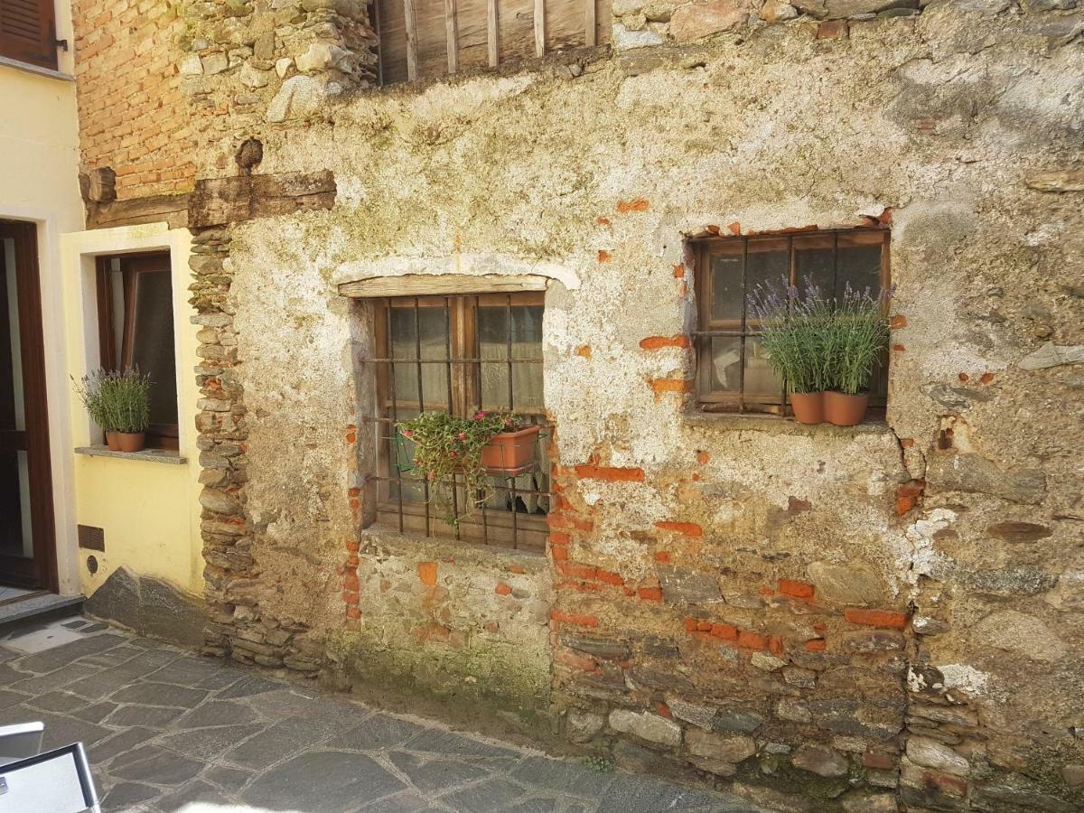 A Casa Di Sole Apartment Brovello-Carpugnino Bagian luar foto