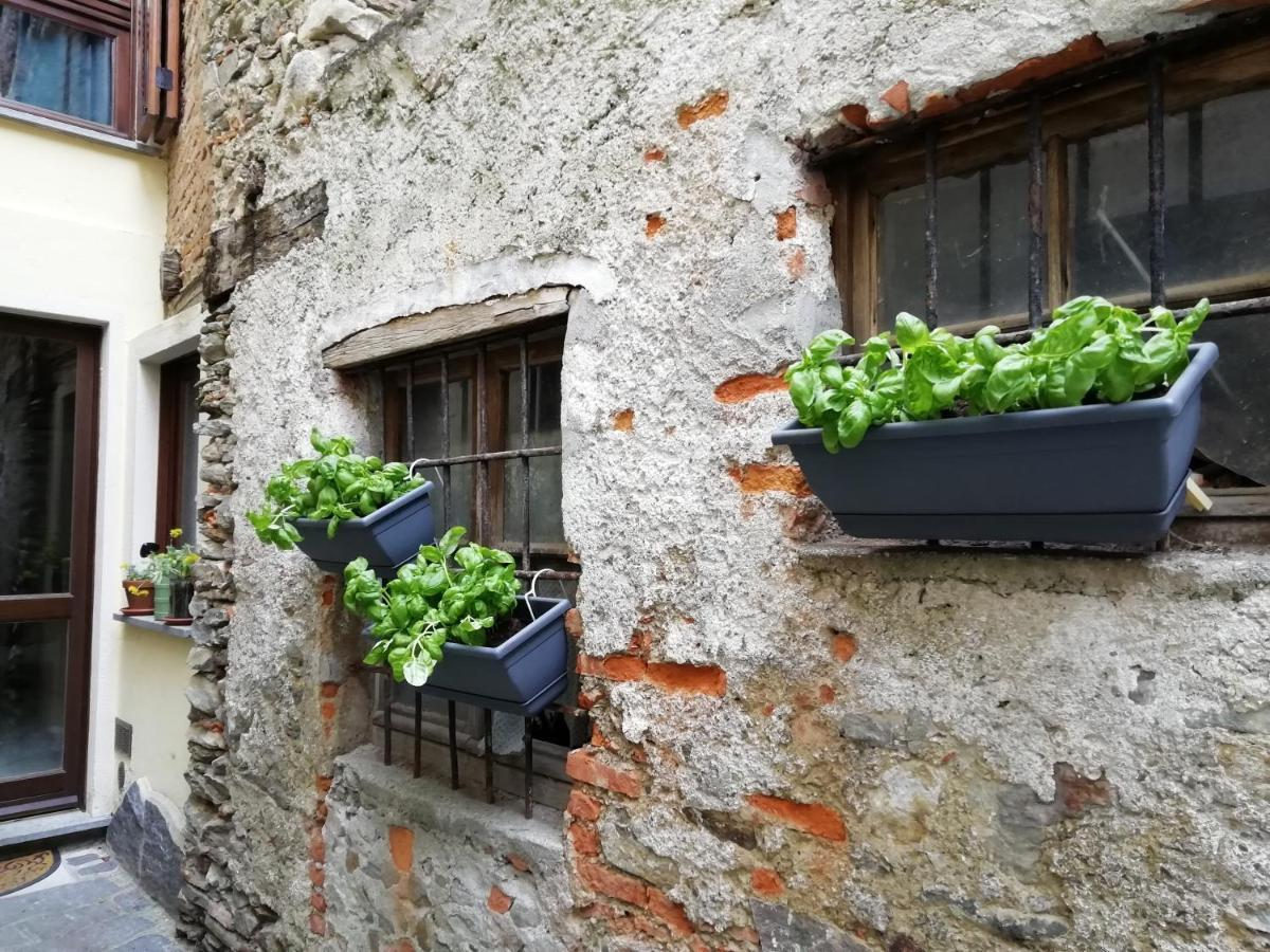 A Casa Di Sole Apartment Brovello-Carpugnino Bagian luar foto